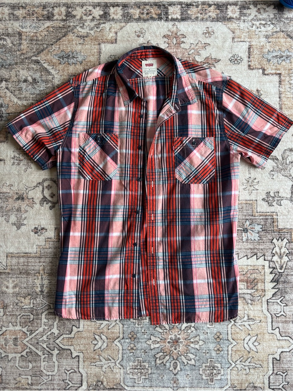 Levi's Red and Navy Short-Sleeve Plaid Button-Down Shirt